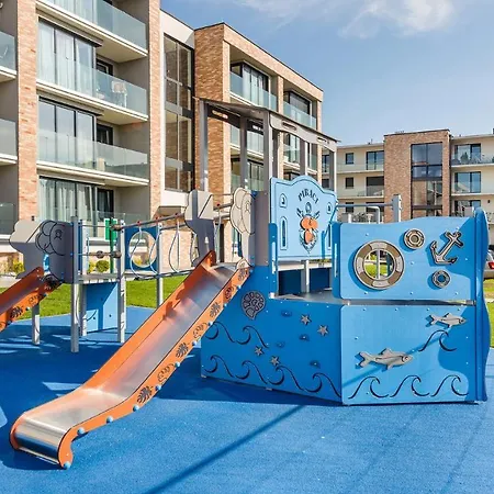 Yellow Z Parkingiem 18 C Perlowa Przystan -